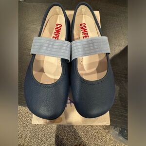BRAND NEW IN BOX Camper girls flats